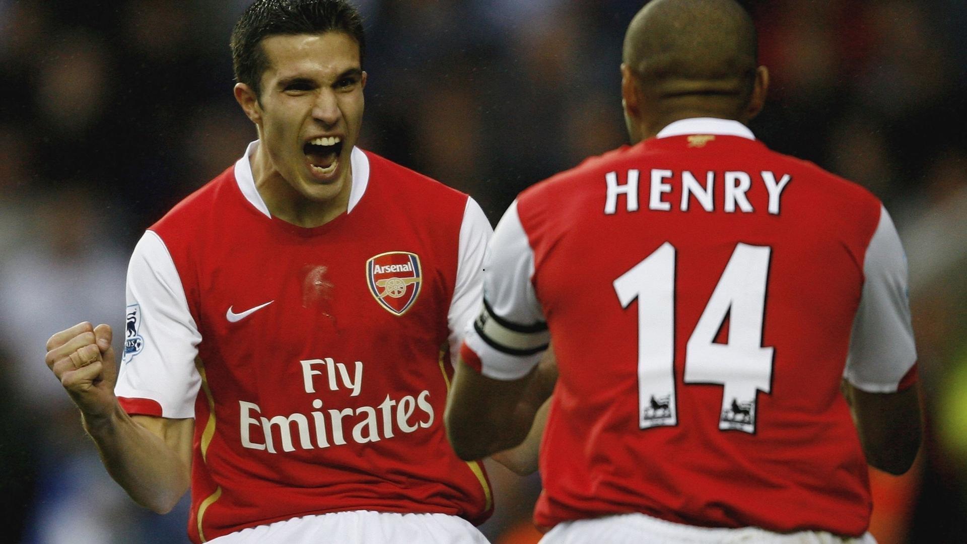 那不勒斯俱乐部与EA7携手开启全新合作纪元,时尚与足球的激情碰撞